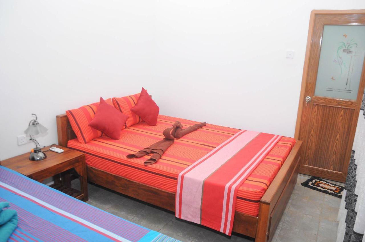 Restwell Homestay ดัมบูลลา ภายนอก รูปภาพ
