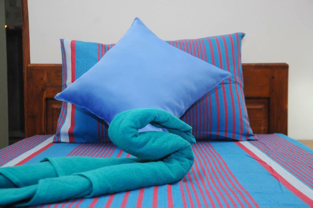Restwell Homestay ดัมบูลลา ภายนอก รูปภาพ