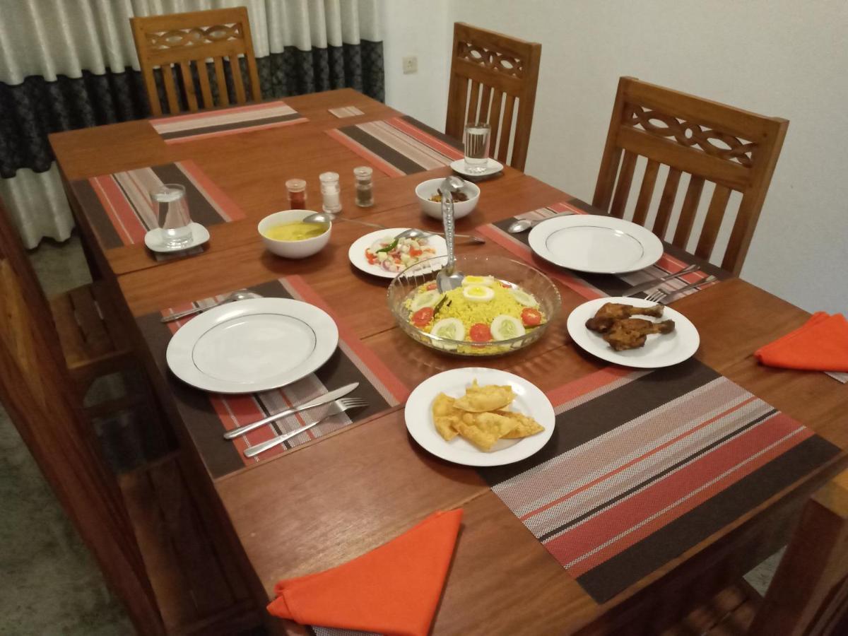 Restwell Homestay ดัมบูลลา ภายนอก รูปภาพ